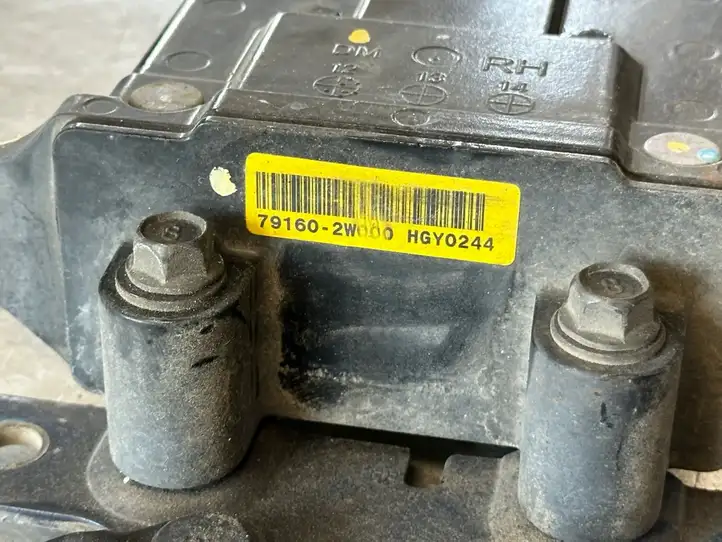 Hyundai Santa Fe (2012 - 2015) 791602W000 Привод подушки безопасности пешехода — фото 3