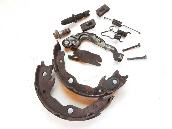 Toyota RAV 4 (XA30) (2006 - 2016) 4654042020 Колодки ручного тормоза — фото 2