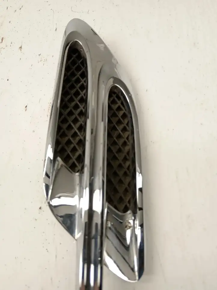 Bentley Continental (2003 - 2017) Решетка в крыле — фото 2