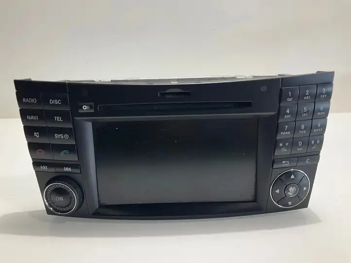 Mercedes-Benz E W211 (2002 - 2009) A2119060700 Магнитола / мультимедийная система — фото 1