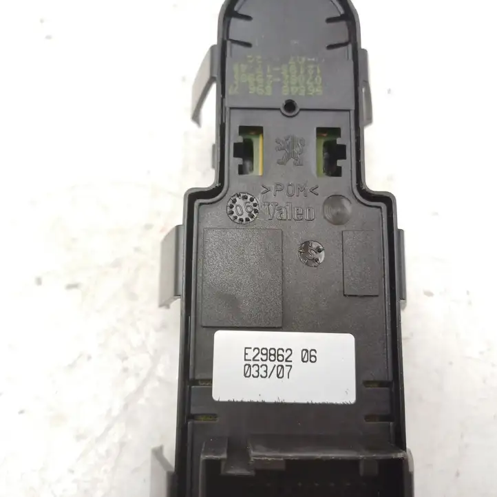 Peugeot 207 CC (2007 - 2014) E29862 Кнопка стеклоподъемников — фото 2