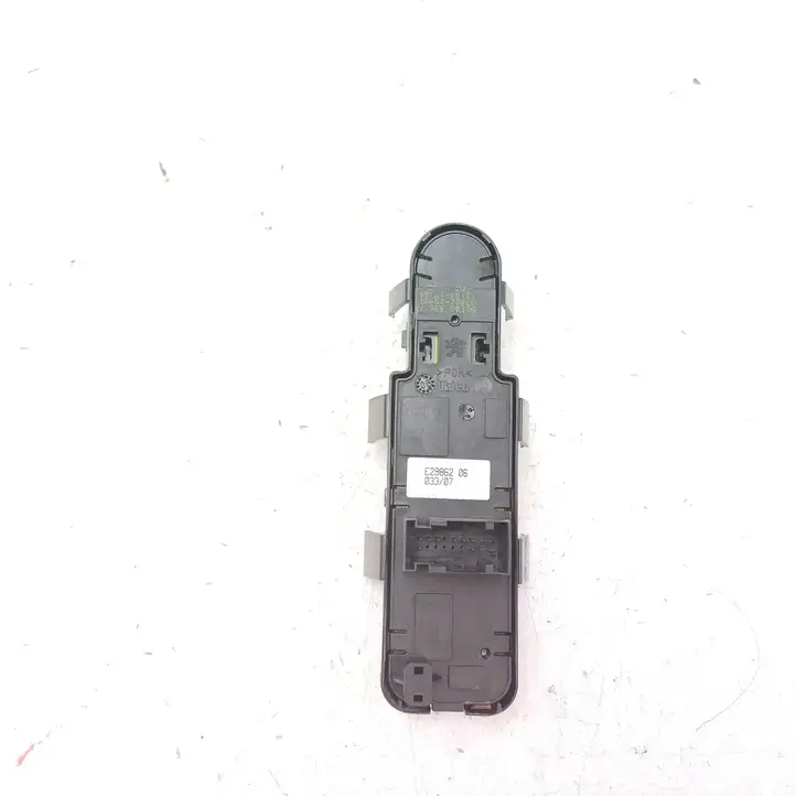 Peugeot 207 CC (2007 - 2014) E29862 Кнопка стеклоподъемников — фото 7