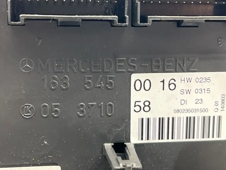 Mercedes-Benz ML W163 (1997 - 2005) 1635450016 Блок предохранителей — фото 5
