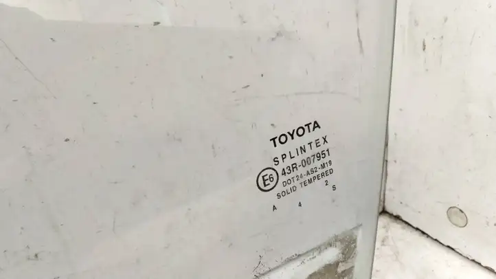 Toyota Corolla E120 E130 (2004 - 2007) 43R007951 Стекло передней двери — фото 7