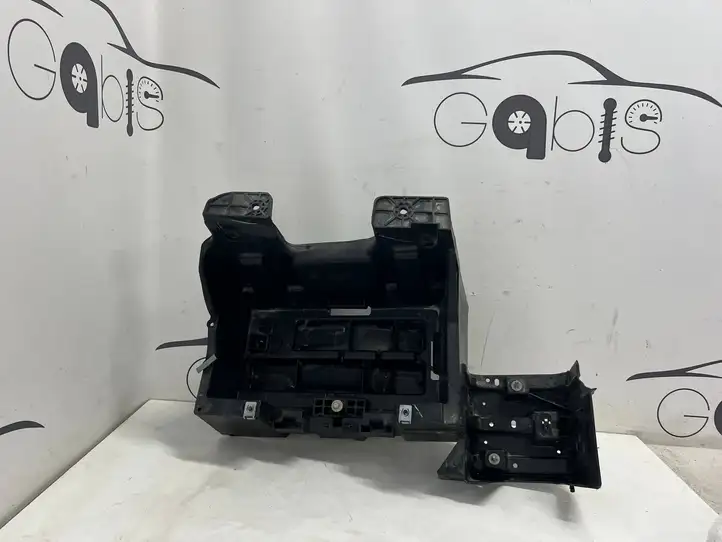 Dodge Ram (2018 - ) 68292465AD Ящик аккумулятора — фото 2
