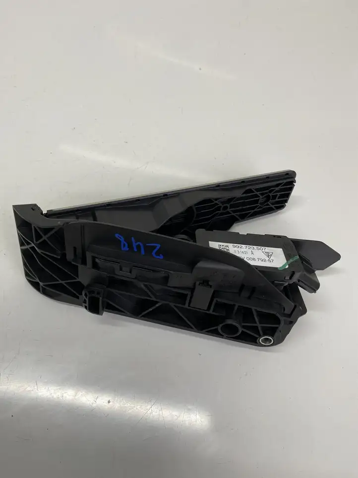 Audi E-tron GT (2020 - ) 992723507 Кронштейн педали акселератора — фото 6