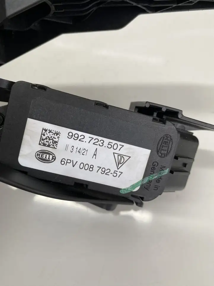 Audi E-tron GT (2020 - ) 992723507 Кронштейн педали акселератора — фото 8
