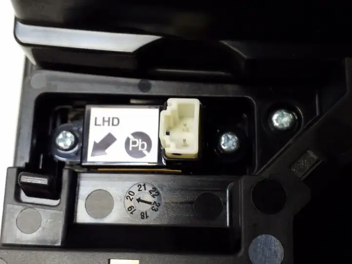 Kia Ceed (2018 - 2021) 92800M6010 Передняя подсветка — фото 11