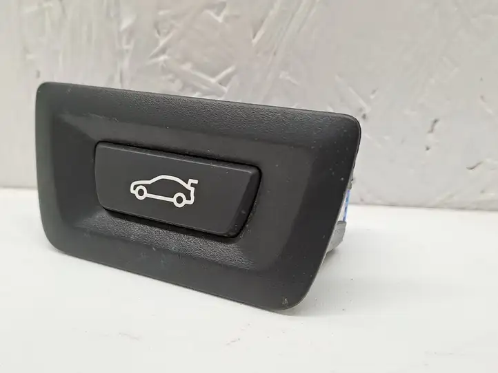 BMW 3 F30 F35 F31 (2012 - 2018) 927511902 Кнопка закрытия багажника — фото 3