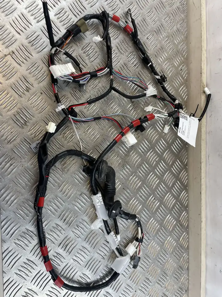 Toyota RAV 4 (XA40) (2012 - 2018) 82184 Жгут проводов крышки багажника — фото 3