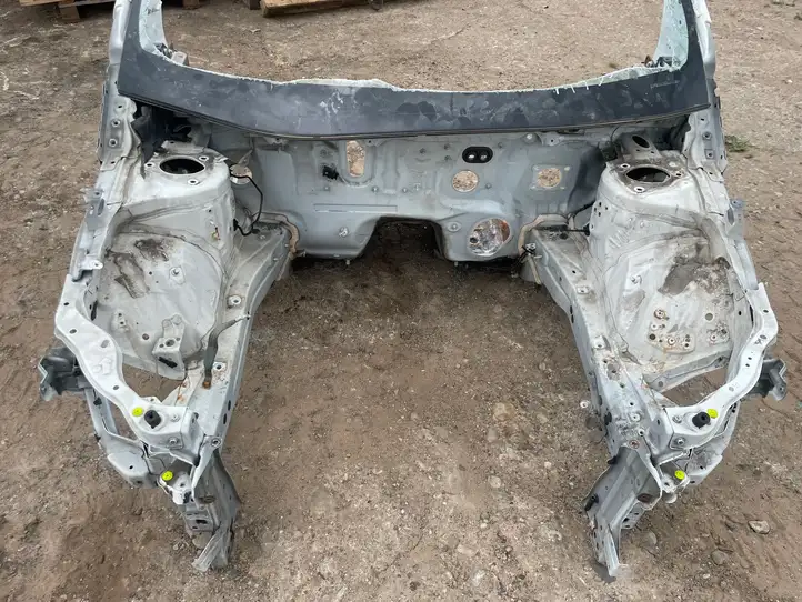 Toyota Prius (XW50) (2015 - ) Передняя часть кузова — фото 1