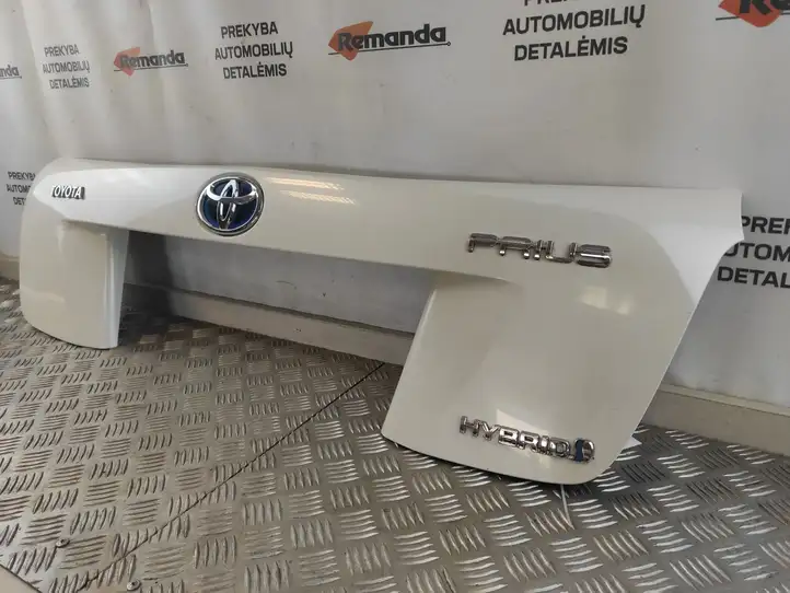 Toyota Prius (XW50) (2015 - ) Подсветка номера — фото 3