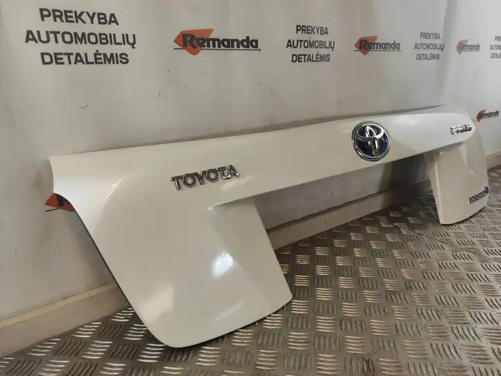 Toyota Prius (XW50) (2015 - ) Подсветка номера — фото 4