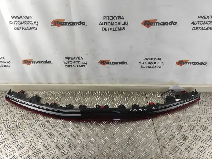 Toyota Prius Prime (2017 - ) 8100647040 Дополнительный стоп фонарь — фото 2