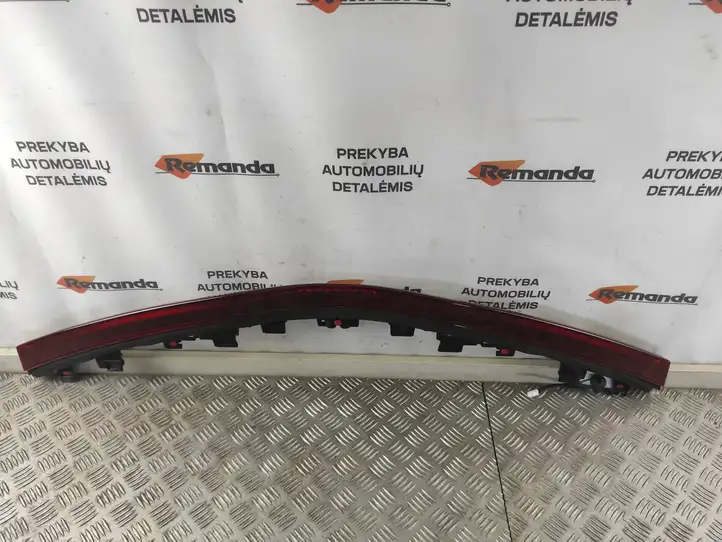 Toyota Prius Prime (2017 - ) 8100647040 Дополнительный стоп фонарь — фото 4