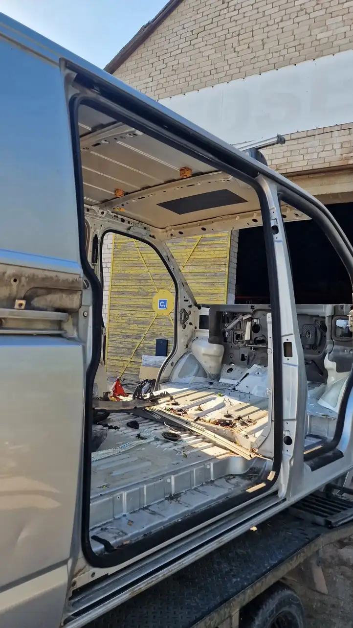 Volkswagen Transporter - Caravelle T5 (2003 - 2009) Уплотнительная резина (на кузове) — фото 8