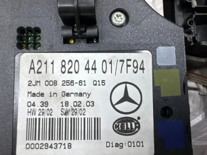 Mercedes-Benz E W211 (2002 - 2009) A2118204401 Передняя подсветка — фото 3