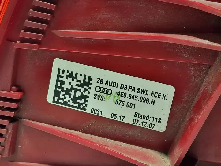 Audi A8 S8 D3 4E (2007 - 2010) 4E0945095H Задний фонарь в кузове — фото 10