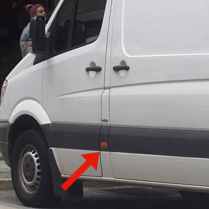 Mercedes-Benz Sprinter W906 (2006 - 2018) A9066903062 Отделка лючка топливного бака — фото 1