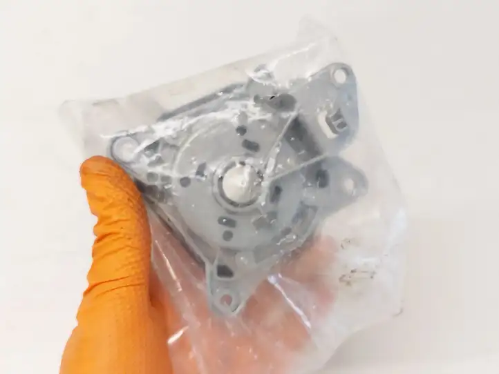 Citroen C4 Grand Picasso (2013 - 2016) 1610186680 Замок подлокотника — фото 2