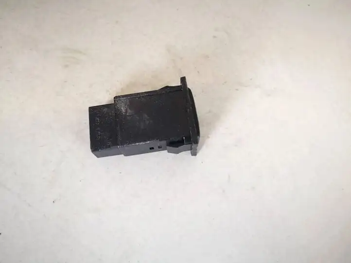 Toyota Avensis T250 (2006 - 2009) tr8801dot Кнопка DTC — фото 3
