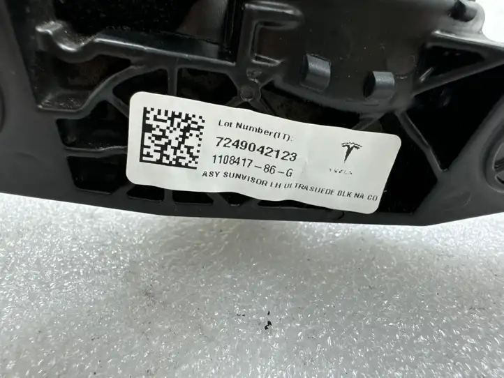 Tesla Model X (2021 - ) 110841786G Солнцезащитный козырек — фото 6