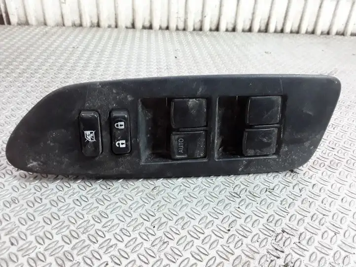 Toyota Auris 150 (2006 - 2012) Кнопка стеклоподъемников — фото 1
