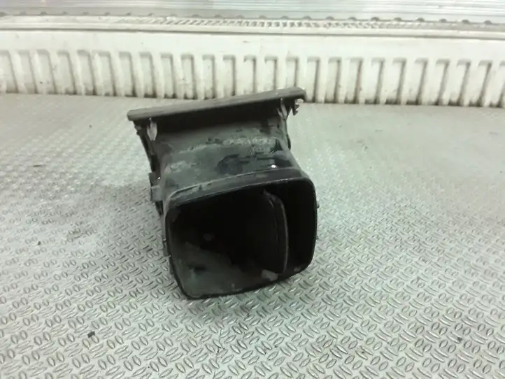 Mercedes-Benz Vito Viano W638 (1996 - 2003) 6388310760 Боковой воздушный дефлектор — фото 2