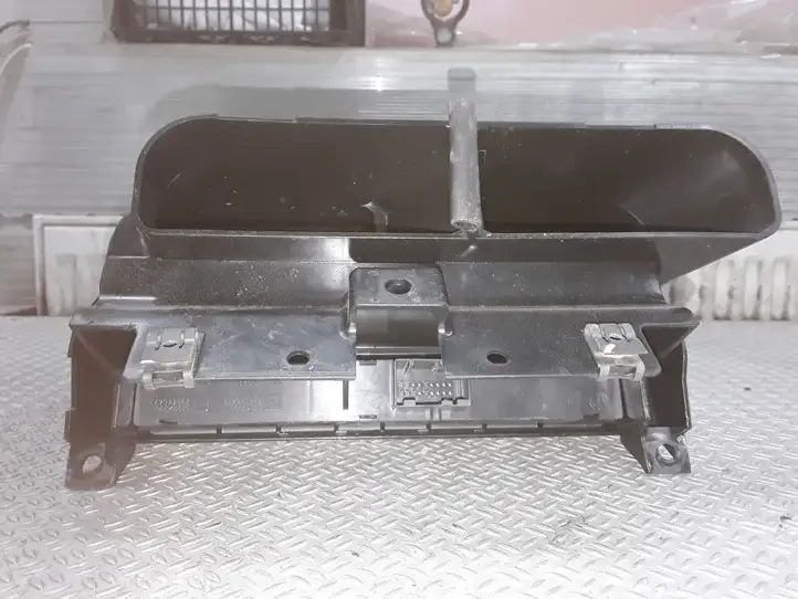 Fiat Grande Punto (2005 - 2014) 735386328 Включатель аварийных фонарей — фото 2