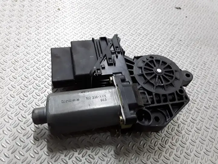 Volkswagen Golf IV (1998 - 2005) 0130821766 Стеклоподъемник задней двери — фото 2