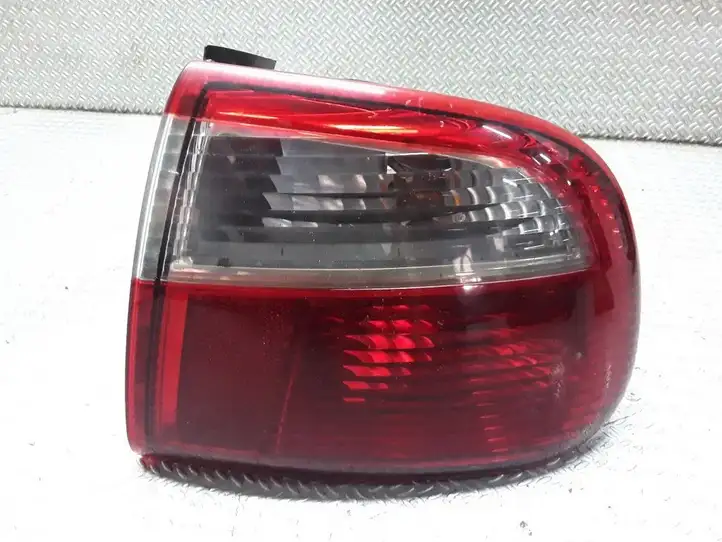 Seat Toledo II (1M) (1998 - 2006) 1M5945096B Задний фонарь в кузове — фото 1