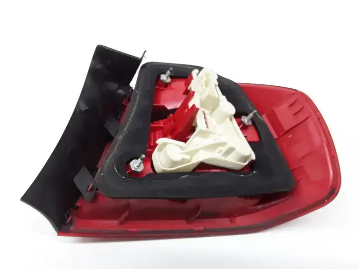 BMW 3 E90 E91 (2005 - 2012) 693745718 Задний фонарь в кузове — фото 2