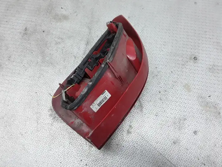Citroen Xsara Picasso (1999 - 2012) 9631563980 Задний фонарь в кузове — фото 2