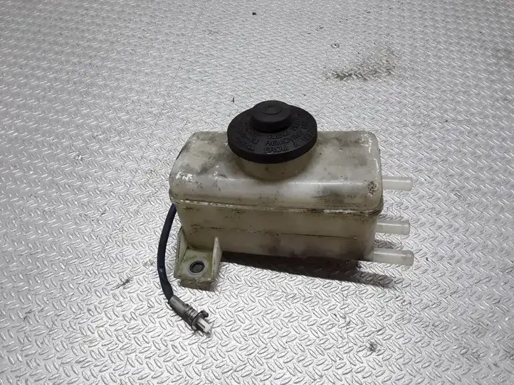 Toyota Corolla Verso E121 (2001 - 2004) 13231140310 Бачок тормозной жидкости — фото 1