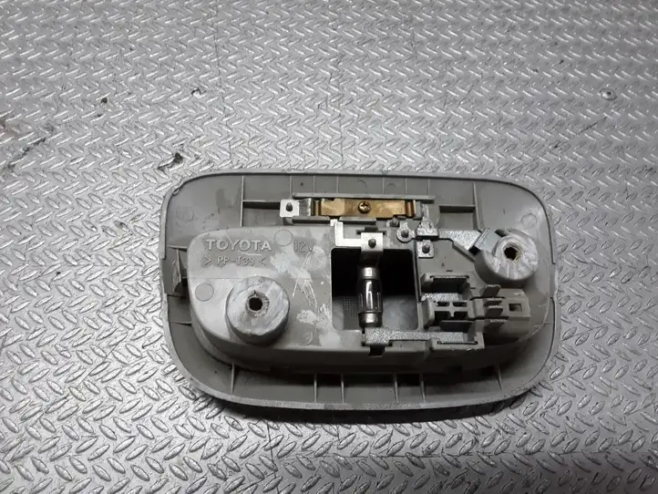 Toyota Yaris Verso (1999 - 2005) Передняя подсветка — фото 2