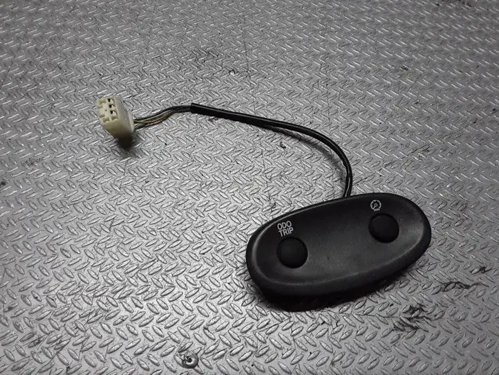 Toyota Yaris Verso (1999 - 2005) Кнопка управления круиз контроля — фото 1