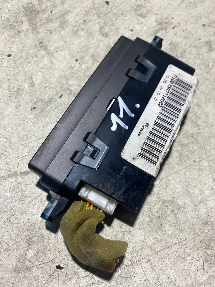 Nissan Qashqai (2006 - 2010) P10075A7710000 Реле предупреждения об ремнях безопасности — фото 2
