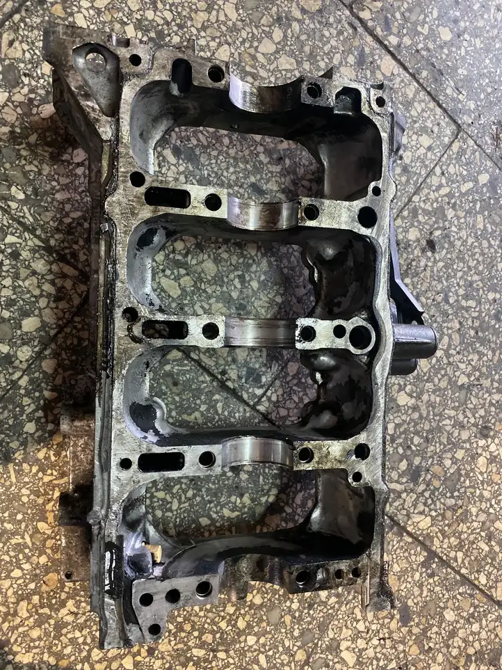 Mazda 6 (2012 - 2015) SH0110382S5209 Крышка коленчатого вала — фото 1