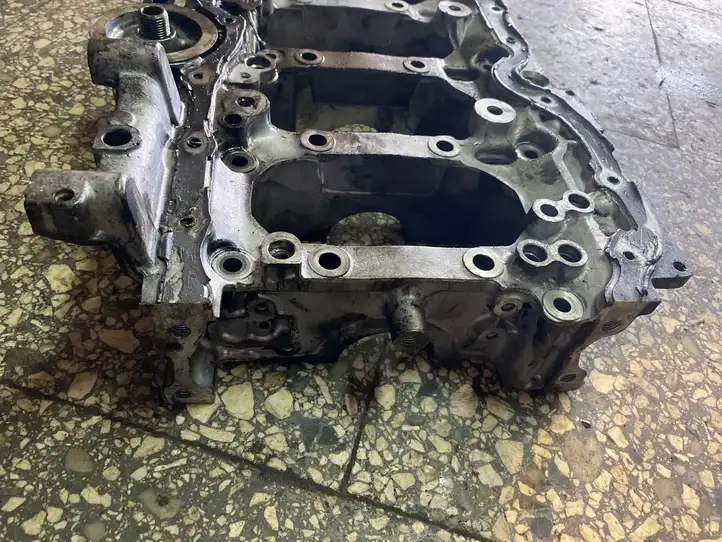 Mazda 6 (2012 - 2015) SH0110382S5209 Крышка коленчатого вала — фото 3