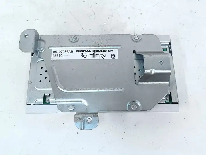 Dodge Grand Caravan (2007 - 2020) 05107086AH Усилитель звука — фото 6
