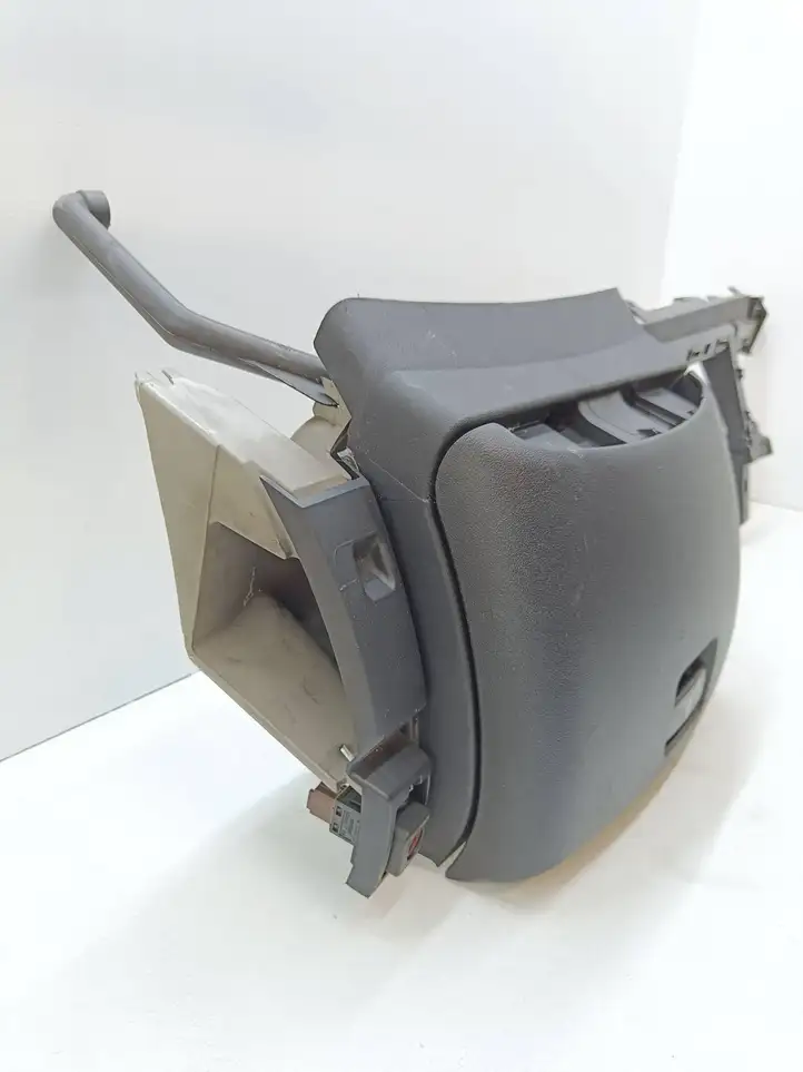 Citroen C4 I Picasso (2006 - 2013) 9654110677 Автомобильный холодильник — фото 4