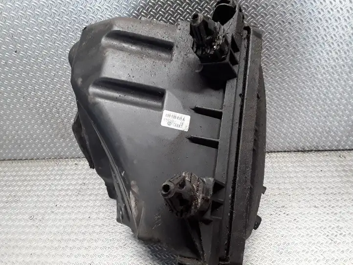 Audi A4 S4 B6 8E 8H (2000 - 2006) 059133835A Корпус воздушного фильтра — фото 3
