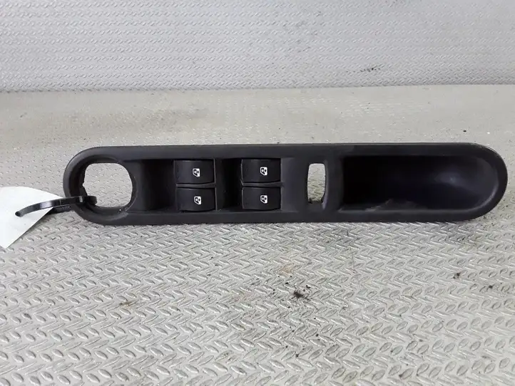 Renault Espace - Grand espace IV (2004 - 2014) 8200250481 Блок кнопок стеклоподъемников — фото 1
