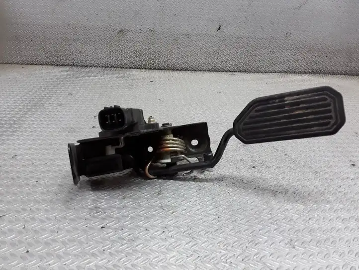 Toyota Avensis T250 (2003 - 2006) 8928152011 Педаль акселератора — фото 1