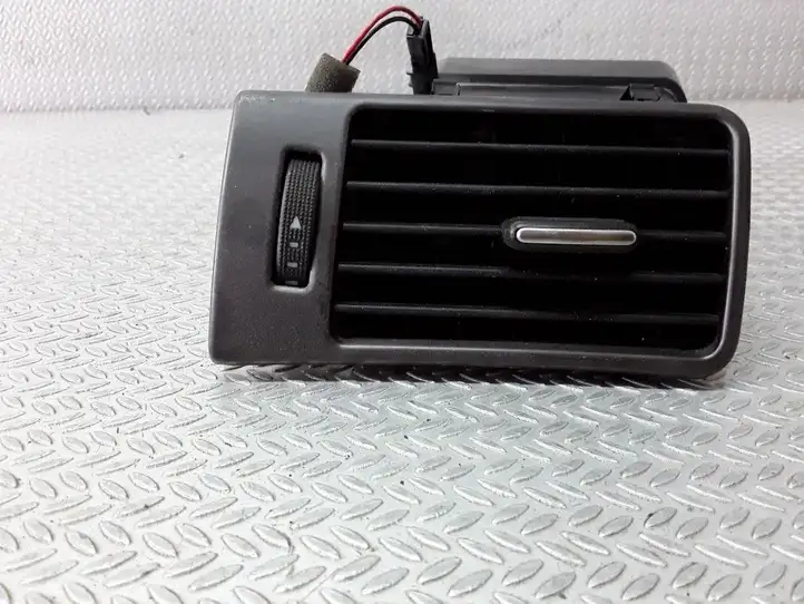 Audi A6 S6 C5 4B (1997 - 2001) 4B1820901 Боковой воздушный дефлектор — фото 1