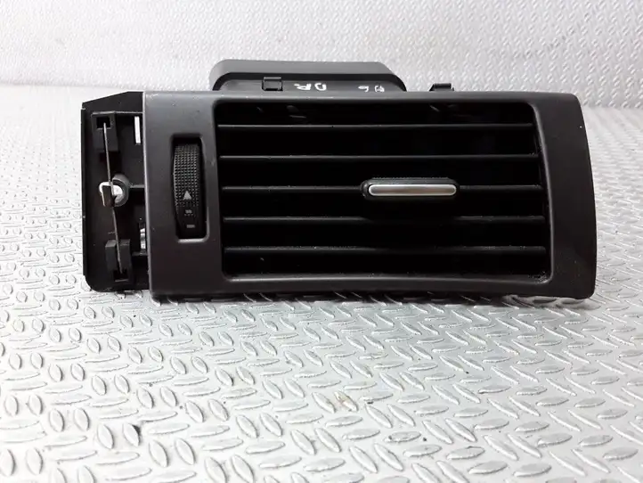 Audi A6 S6 C5 4B (1997 - 2001) 4B1820902 Боковой воздушный дефлектор — фото 1