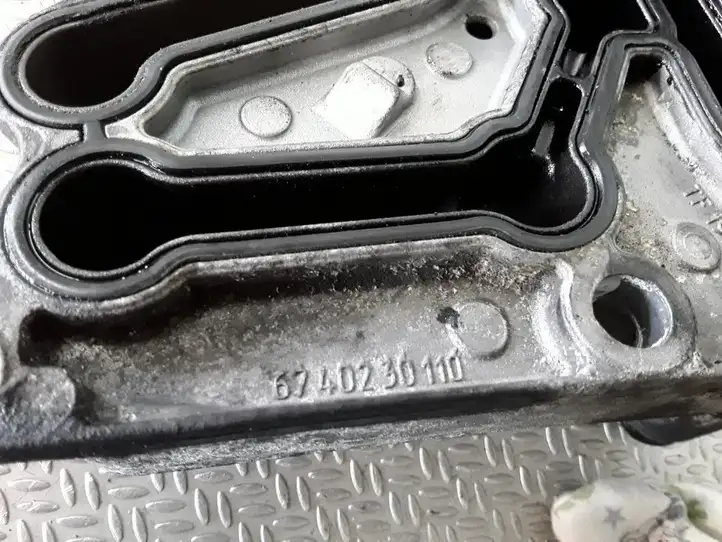 Opel Vectra C (2002 - 2005) 6740230110 Кронштейн масляного фильтра — фото 2