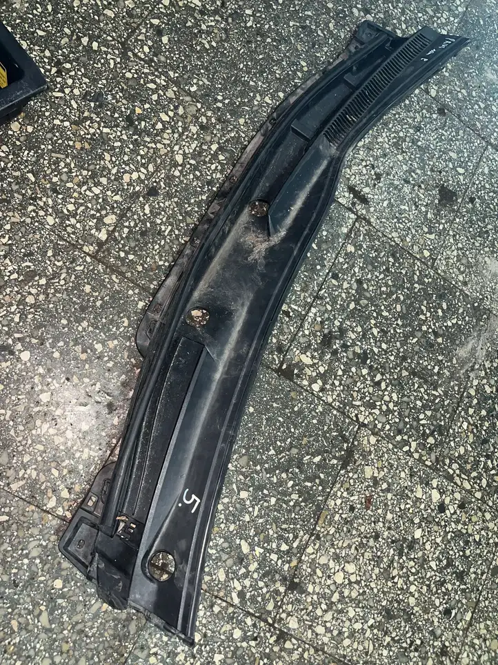 Toyota Prius (XW30) (2009 - 2015) 55781-47110 Жабо стеклоочистителей — фото 1