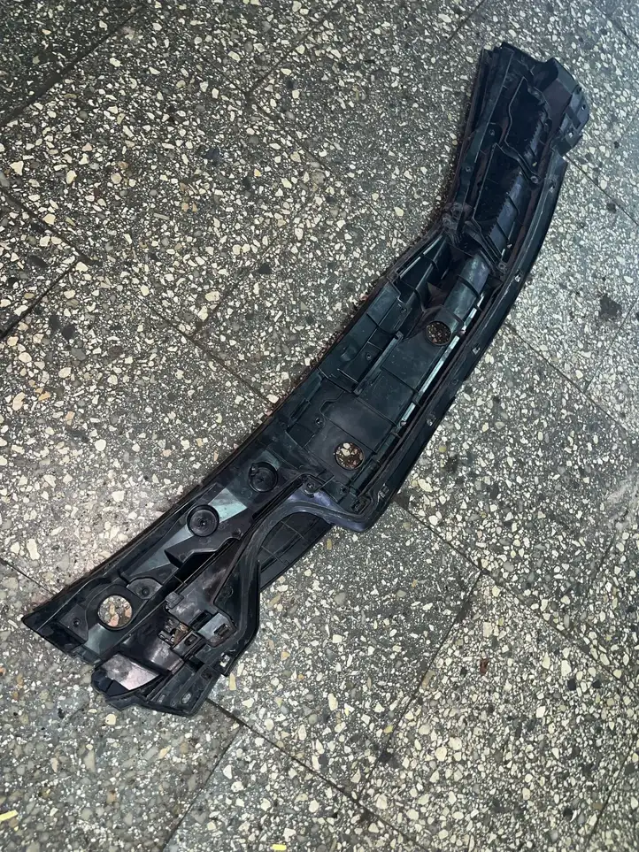 Toyota Prius (XW30) (2009 - 2015) 55781-47110 Жабо стеклоочистителей — фото 2