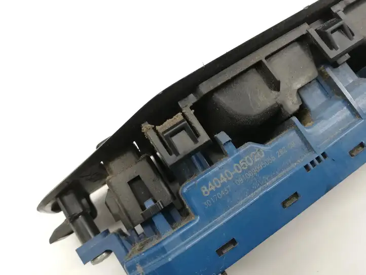 Toyota Verso (2009 - 2012) 742320F040 Блок кнопок стеклоподъемников — фото 3